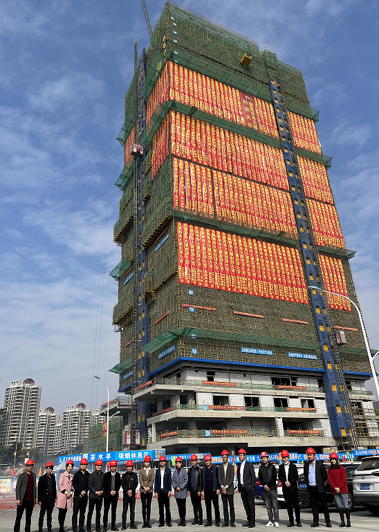 南安首个超高层5a甲级写字楼封顶 - 泉州市南翼置业发展集团有限责任